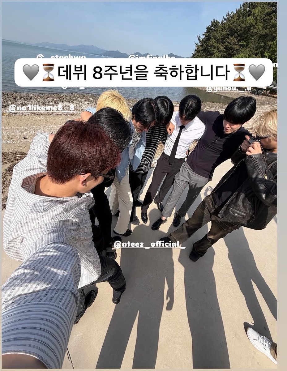 manma4343's tweet photo. HALA HALA HALA 할아버지…까지！
같이 가자 🏴‍☠️

#8_years_with_ATEEZ #ATEEZ #에이티즈 https://t.co/BPG799Mdnb
