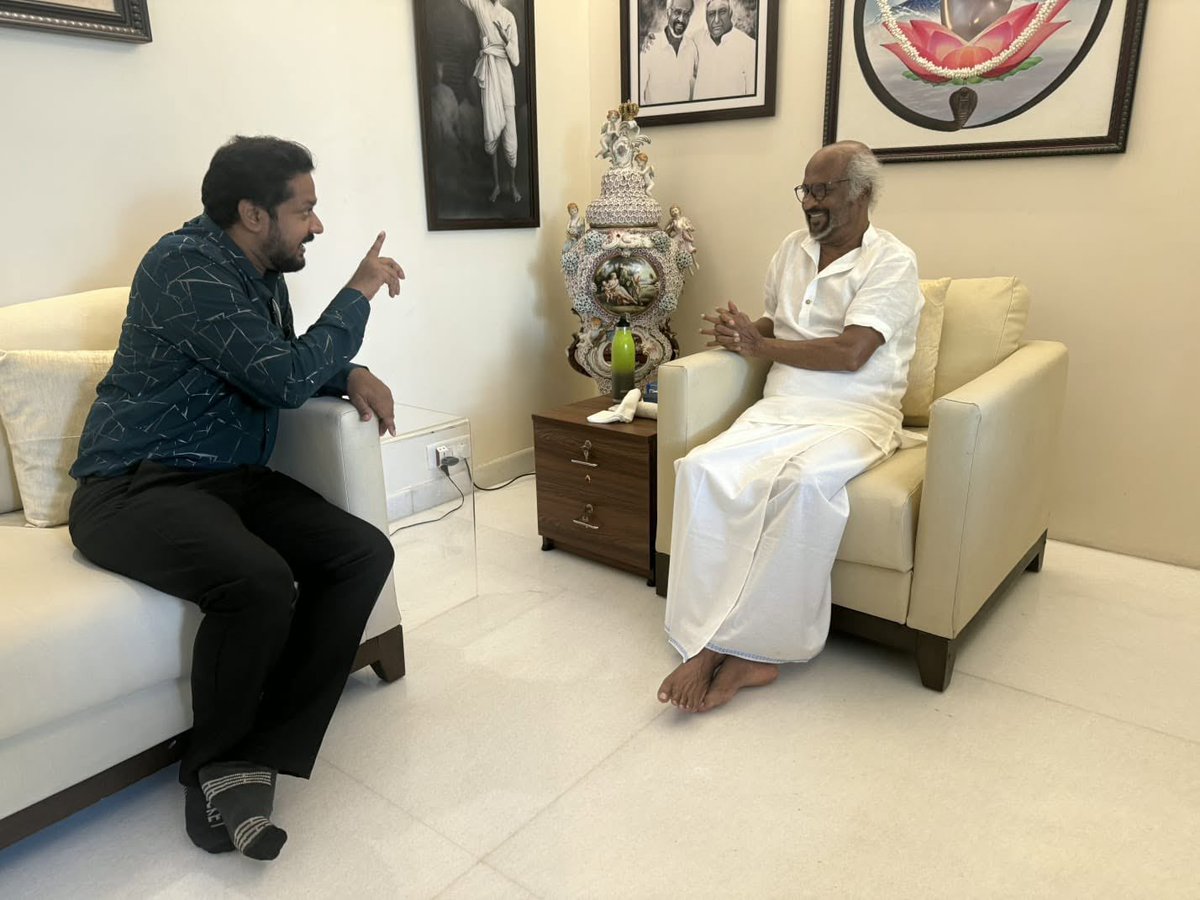 DEVILya9's tweet photo. டேய் சில்ற பயலே @rajinikanth 🤧 https://t.co/LkTQ2nv5Nf
