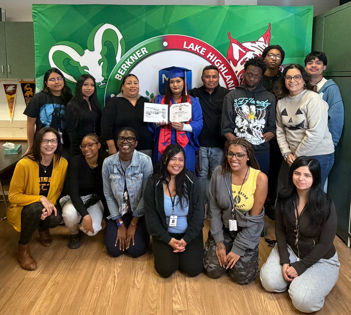 MPA_RISD's tweet photo. Congratulations to MPA's latest graduate, Evelyn! @JJPearceHS @TheCBreedlove @RichardsonISD @IamBranum @CarmenSteward9 @KD5RCA @ShariceLashay_ https://t.co/aJfWk5sAJm