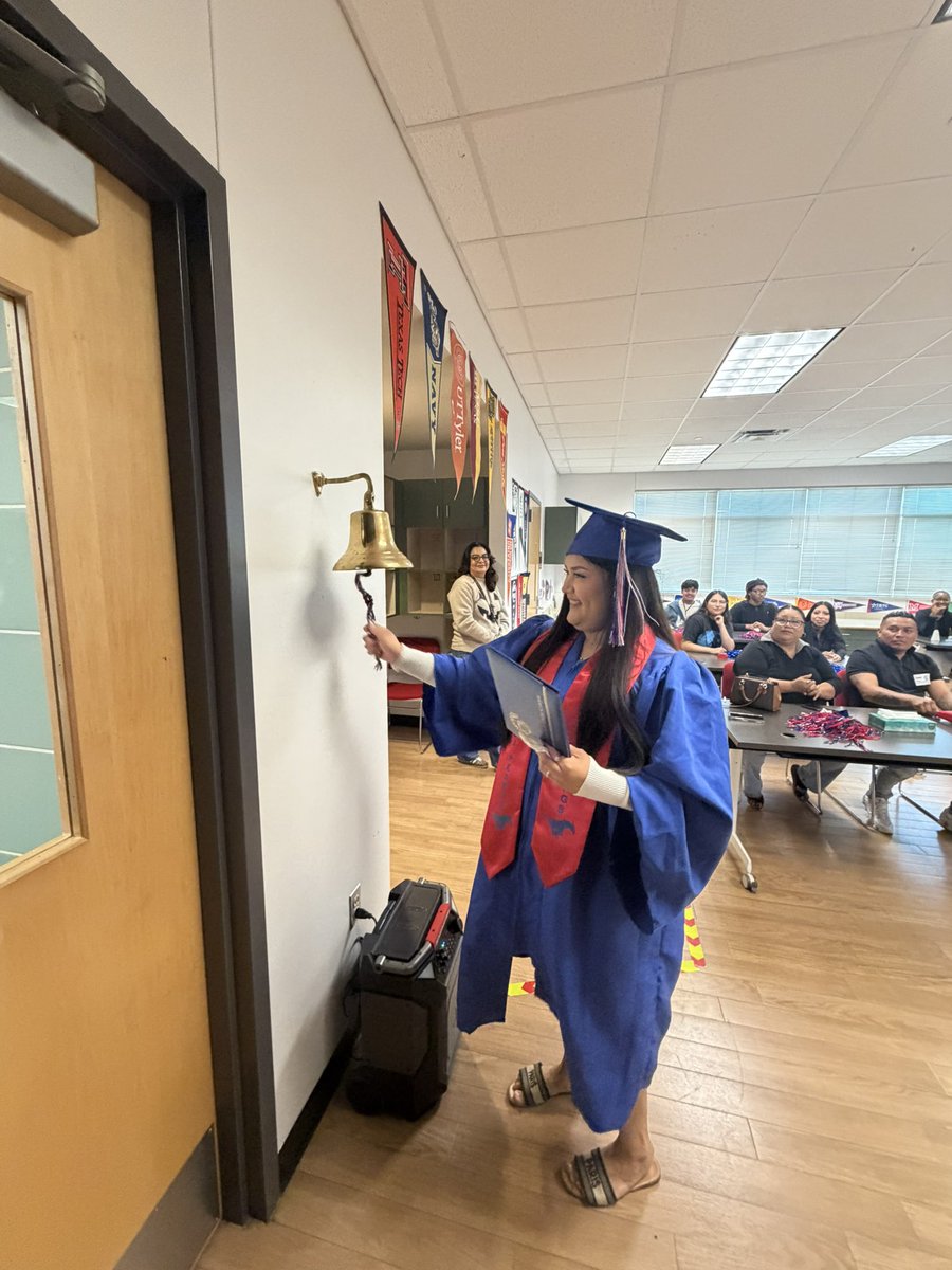 MPA_RISD's tweet photo. Congratulations to MPA's latest graduate, Evelyn! @JJPearceHS @TheCBreedlove @RichardsonISD @IamBranum @CarmenSteward9 @KD5RCA @ShariceLashay_ https://t.co/aJfWk5sAJm