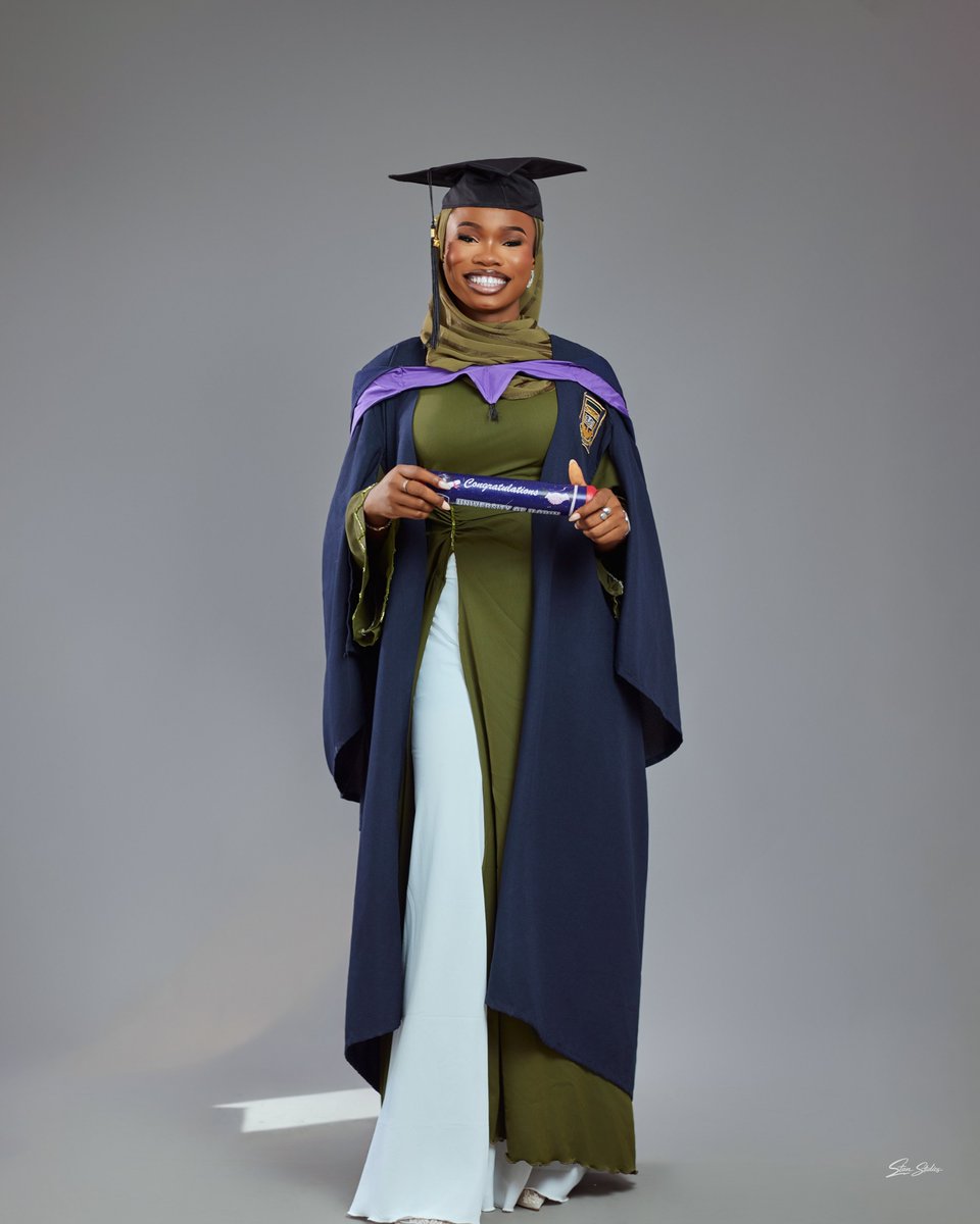 SaidatLamina's tweet photo. THE DAY THE ALMIGHTY HAS DESTINED. 🎓🤍

A prayer once whispered, a dream now fulfilled. Ya Allah, all glory belongs to You. Alhamdulillah, Rabbil Alamin. 🥹🤲🏽

SAIDAT OLAMIDE LAMINA (MHSN)
B. A. History and International Studies. 🎓✨ https://t.co/MiB6OpqK8s