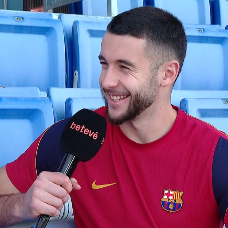 Forca_Fcb's tweet photo. Q&A مع جوان غارسيا ⁉️

❓ من هو أسرع لاعب في الفريق؟ «كريم أديمي»

❓ من هو أبطأ لاعب؟ «مارك بيرنال»

❓ من هو أكثر لاعب اهتمامًا بمظهره؟ «لامين يامال»

❓ من هو أكثر لاعب عنادًا؟ «غافي»

❓ من هو أكثر لاعب يتمتع بروح تنافسية؟ «جواو كانسيلو»

❓ من هو أكثر لاعب هدوءًا وقلة في الكلام؟ «أندرياس كريستنسن».

❓ من هو أكثر لاعب شغفًا بكرة القدم؟ «إريك غارسيا».

❓ من هو أكثر لاعب بخلًا؟ «جيرارد مارتن»

❓ من هو أكثر لاعب كرمًا؟ «رافينيا»

❓ من هو أطيب شخص في الفريق؟ «جوان غارسيا»

❓ ما النتيجة التي تتمناها في الكلاسيكو؟ «الفوز، والأفضل أن يكون بشباك نظيفة»