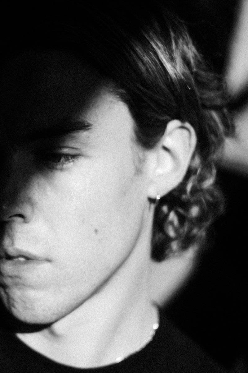 ClashMagazine's tweet photo. al coffey embraces emotional complexity on new EP 'too late' - an absorbing queer voice in pop songwriting...

https://t.co/JO67KmhRRq https://t.co/SAuDwTNNaY