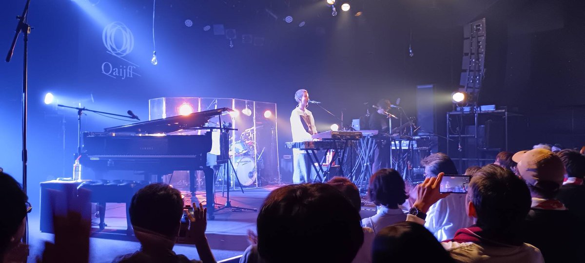 upward26b's tweet photo. 今年初めてのQaijffのライブ！！
森さんがステージに登場しただけで感動した🥺
さらに1曲目が「味方でいて」で泣きそうになって「あの日」で泣いた😭
最高のライブありがとうございました🎵
未来の約束、楽しみにしてます！
必ず行きます！

それにしても、金髪坊主カッコ良すぎる
#Qaijff https://t.co/EZ2znpM3tK