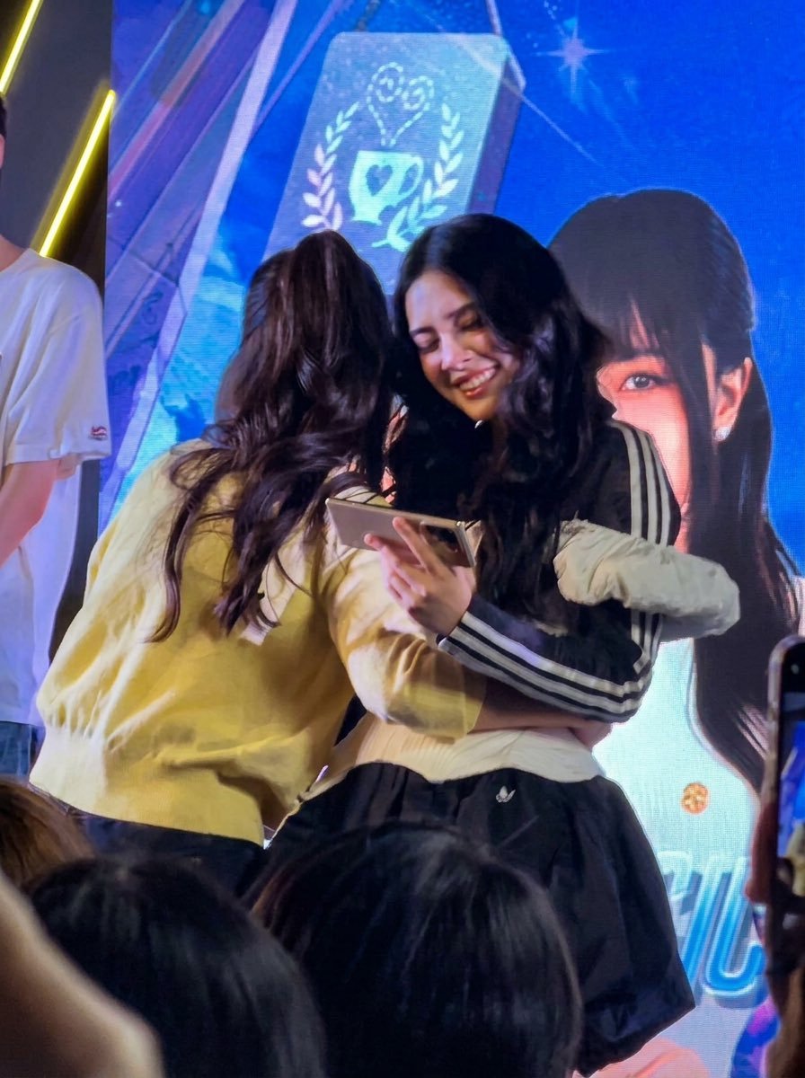 Rattanakorn_Pra's tweet photo. พ้มอยากได้วิดีโอ ใครช่วยปามาทีค้าบบ หาไม่เจออ มันสำคัญต่อชีวิตมากก😭🤏🏻  
#CherprangAreekul #miusic #เฌอสิค https://t.co/8afL5FCX3i