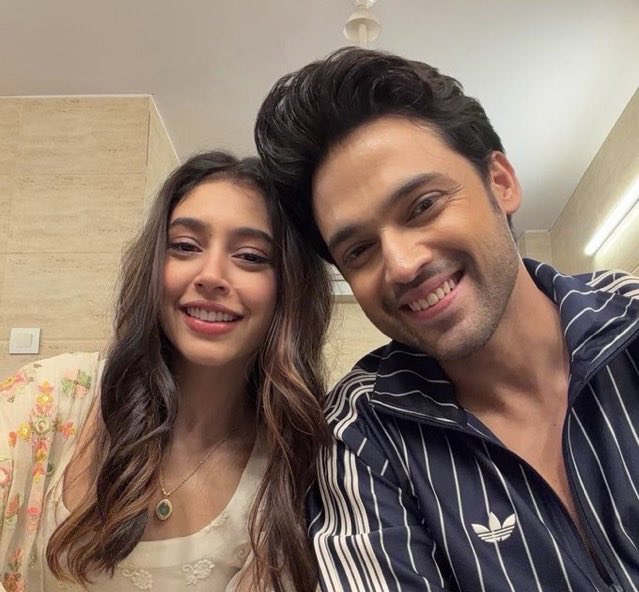 rainwritten18's tweet photo. Everything is temporary but Parth and Niti’s dropping unexpected surprise is permanent 

#MaNan #KYY #ParthSamthaan #NitiTaylor
#PaNi https://t.co/NPoODLIMEK