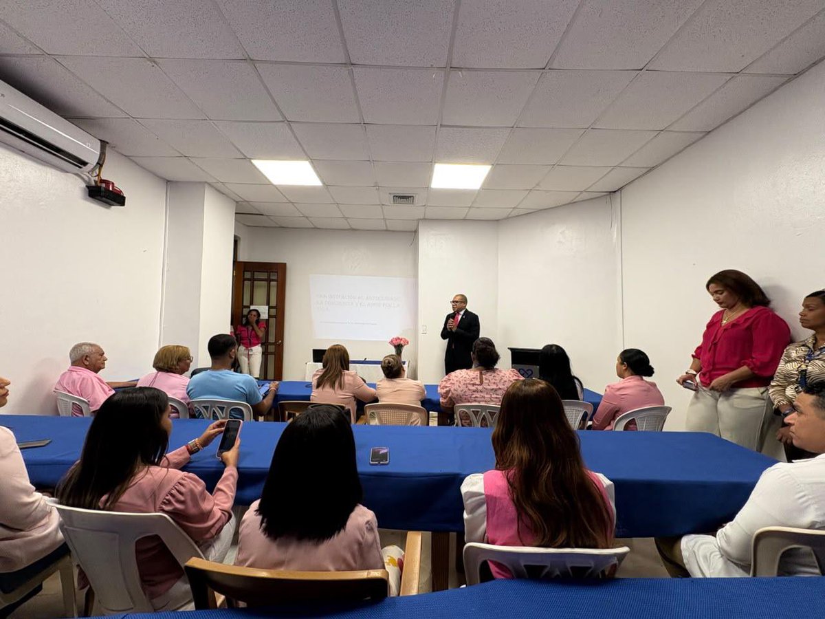 ProcuraduriaRD's tweet photo. Noticias | Fiscalía de Puerto Plata imparte charla de prevención y concienciación sobre el cáncer de mama

https://t.co/Pt0H8mtpN4 https://t.co/lJ4LVa3flg
