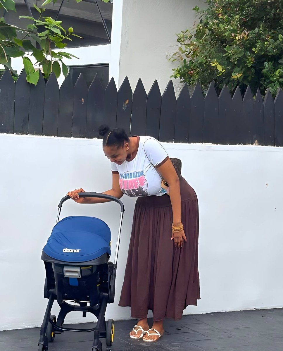 Maazijnr's tweet photo. Beautiful mother and child picture.
It's time to make somebody a mother 👩 https://t.co/QYOtFpHjqB