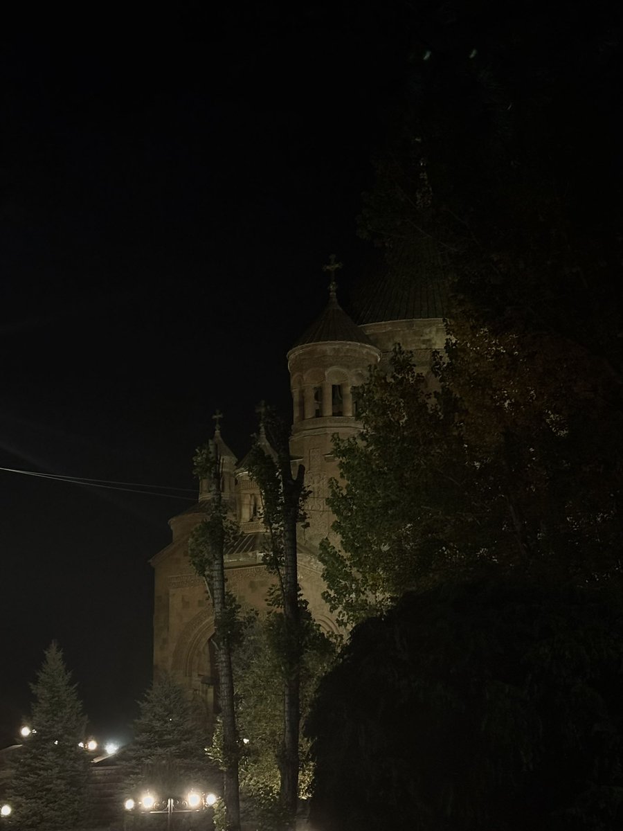 ChimeraReborn's tweet photo. One can take 1000 photos of this place and still not be satisfied in the slightest. https://t.co/LRkJSkpyGs