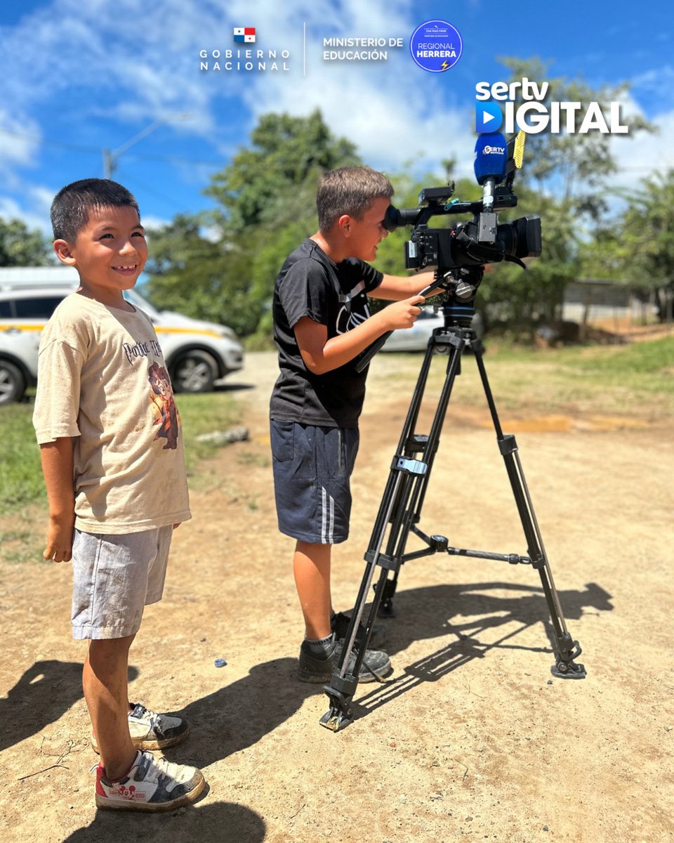 SERTVPANAMA's tweet photo. Inspirando a las nuevas generaciones en cada rincón de Panamá.
🎥Compartir con los niños del interior del país nos recuerda el valor de nuestra labor. Más que informar, nos conecta la identidad de nuestro pueblo. 

¡El relevo generacional de SERTV ya está listo para la acción! 🖥️ https://t.co/5B9nAJhKFY