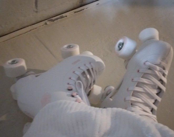 purefairycore's tweet photo. going roller skating tomorrow ᜊ( ˶' ⩊ ' ˶)ᜊ https://t.co/2NPVMJX06O