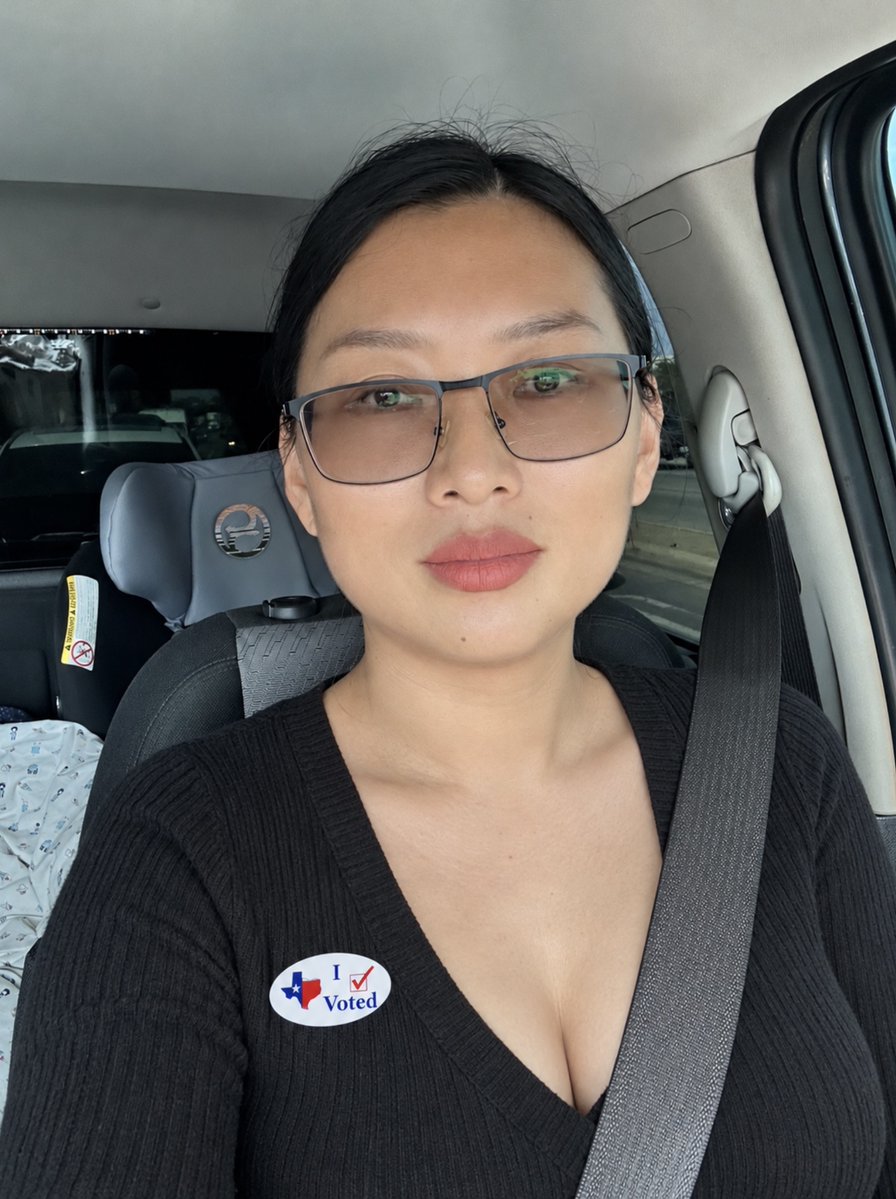 Wendy_ZR0q's tweet photo. I voted for all the republicans not because I love everything about them but because they don’t give me the creeps like the others do. I’m actually not that into politics but every time I watch the democrats I feel uneasy & distrusting of them like they’re hiding something. Just my feelings watching them talk tells me they’re either not normal or up to no good lol! I find it very strange that Americans don’t put America first & I promise you all the other countries 💯 put themselves first! 🇺🇸❤️🇺🇸💙🇺🇸❤️🇺🇸💙🇺🇸❤️🇺🇸💙🇺🇸❤️🇺🇸
