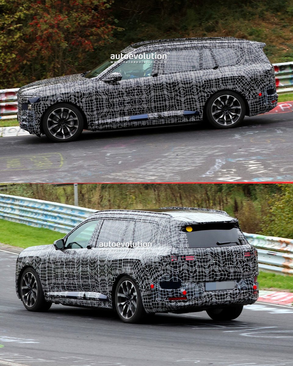 autoevolution's tweet photo. The carparazzi have spotted a less camouflaged prototype of the BMW iX7, which is due in the fall of 2027 for the 2028 model year. It should come as no surprise that designers went for distinctive styling that sets the iX7 apart from the iX5.

#bmw #ix7 #electricsuv #spiedcar https://t.co/4xoDrn5j5I