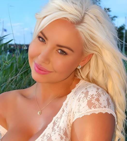 AmandaBred8ofi's tweet photo. Rate me from 1 to 10 🥰 https://t.co/H7vMYlFClm