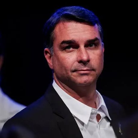 centralreality's tweet photo. 🚨NIKOLAS PREJUDICOU FLÁVIO! Campanha de Flávio Bolsonaro avalia como equívoco material gravado por Nikolas Ferreira e teme desgaste eleitoral na região nordestina a dias do segundo turno. https://t.co/7ZMyNJatCI