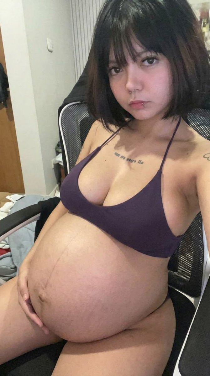 PreggoGurll's tweet photo. Awww Cindyberli🤰🏻😋
#bumilmuda #bumilsange #pregnancy #pregnantbelly https://t.co/eks58zqFD6