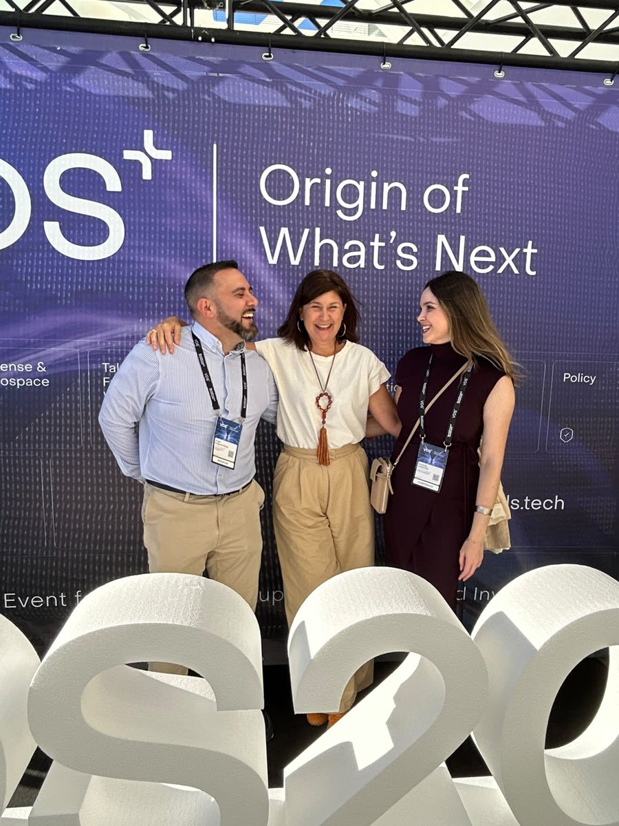 BStartup's tweet photo. ¡Un año más en #VDS2026! Gracias a Timo Buetefisch y @cooltra por compartir 20 años de aprendizajes en el Innovation Stage, a @Startup_VLC por la organización y a todas las startups que se han pasado por nuestro stand. ¡Hasta la próxima, Valencia! https://t.co/raxVP2sUdE