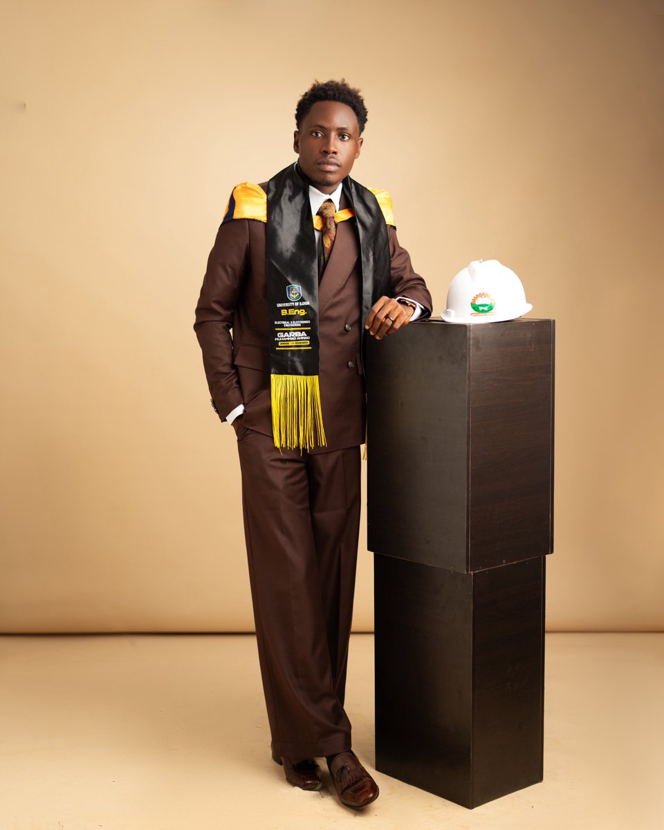 _OriginalMoh1's tweet photo. B.Eng. Electrical &amp; Electronics Engineering. 🎓

Alhamdulillah, always. For the journey, the growth, and the grace.

Engr. Garba M.A.
GMNSE | GMIEEE | P-Engineer https://t.co/1EEsiqcKk8