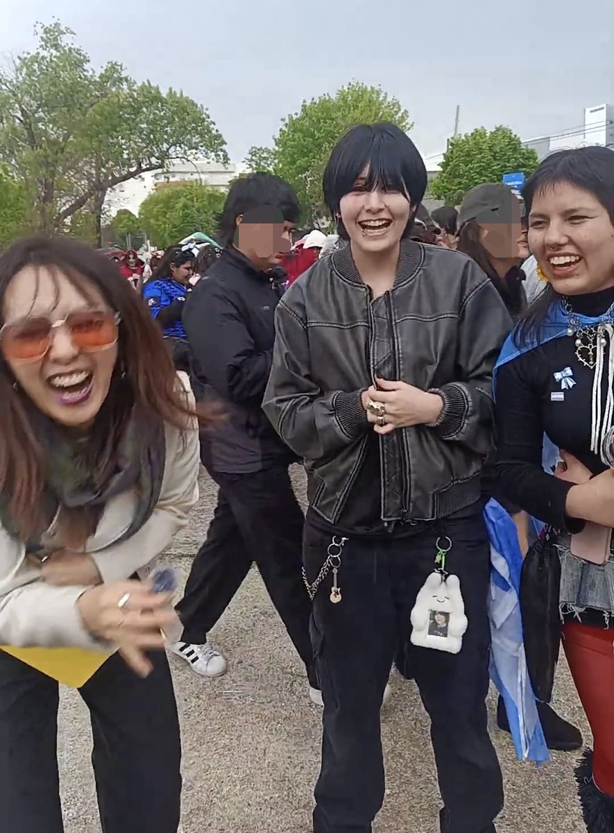 JiniChannel's tweet photo. ¡¡LLEGA LA 2.ª FECHA!! 💜🇦🇷
Sí, hoy tenemos el segundo show de #BTS en Argentina y quiero saber, ¿CÓMO SE SIENTEN? 😭✨

Quiero agradecerles todo el amor que me dieron mientras estuve cubriendo. Jinichingus, son lo más bonito del mundo (+) https://t.co/iWDQ2zht0i