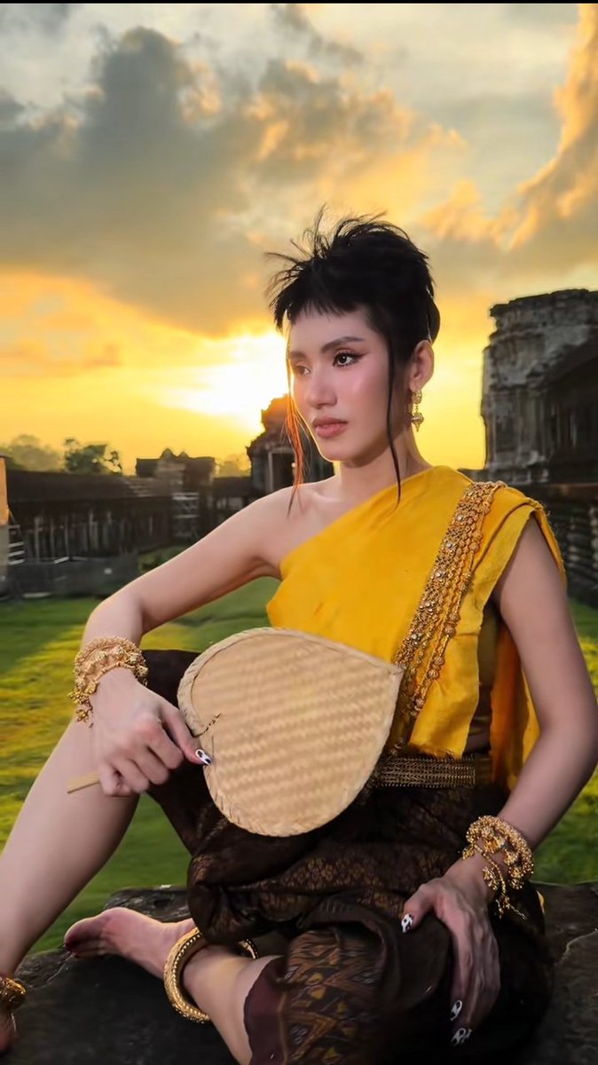 gmkiyw's tweet photo. 2နိုင်ငံပေါင်းချနေပီဟေ့ ခံပေတော့အပုရေ🫢

GMM RESPECT OUR CULTURE 

#RespectMyanmarCulture
#ScarletHeartTH https://t.co/wnujmn1GrY