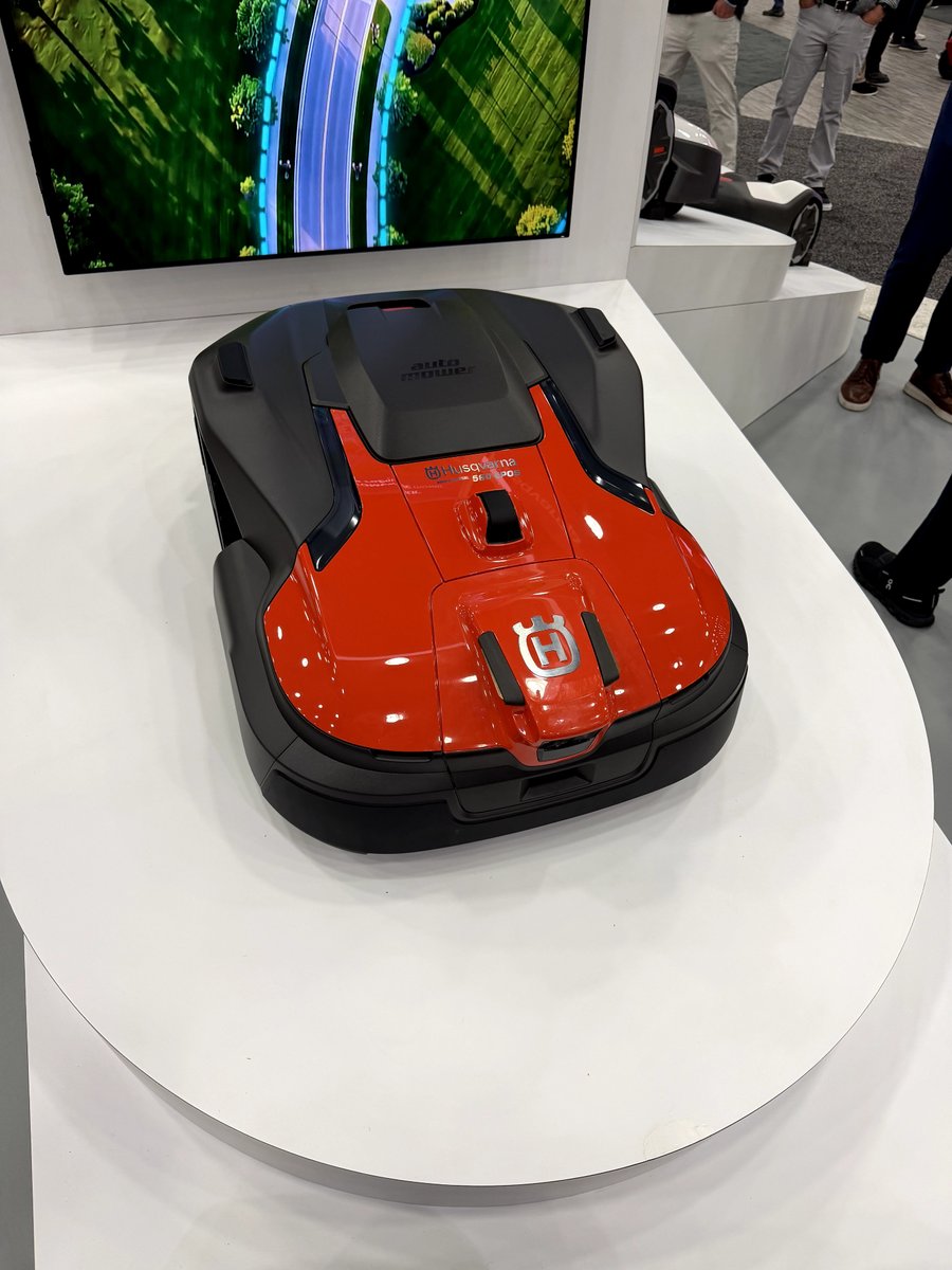 MTEequipment's tweet photo. #TeamMTE made a trip to the #KentuckyExpositionCenter for the 2026 @equipexposition & Hardscape North America. Great stuff in the @HusqvarnaUSA booth!
#EquipExpo #HusqvarnaRobotics #EquipmentDealer #MTEequipment #LouisvilleKY https://t.co/HrVYQUNRN2