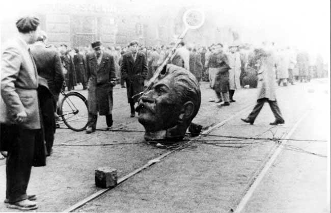 wrkclasshistory's tweet photo. #OtD 23 Oct 1956 a spontaneous nationwide revolt broke out across Hungary which saw thousands organise themselves into workers' councils and militias demanding not a transition to capitalism but rather a socialism controlled by the working class itself https://t.co/Ag0TZdfW6E https://t.co/LnvNtww440