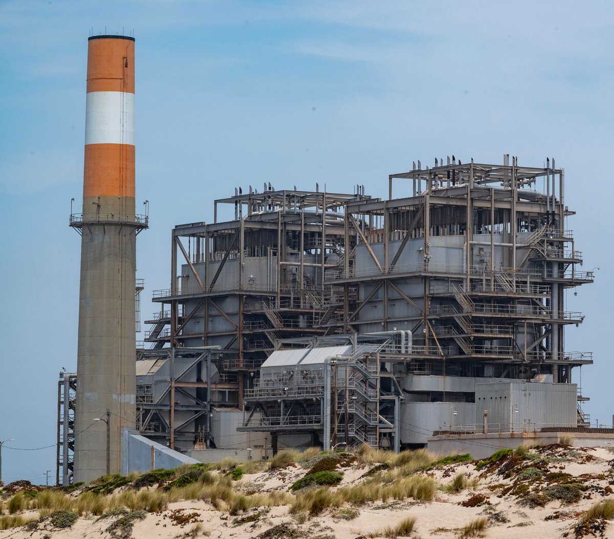 AfricTelegraph's tweet photo. Cameroun : la facture s'alourdit ! Les impayés envers Globeleq explosent à 146,9 milliards FCFA fin 2025, en hausse de 40 % en un an. La crise énergétique camerounaise s'aggrave dangereusement. #Afrique #Energie #Cameroun #Dibamba #Eneo https://t.co/Whih9AjGvn https://t.co/jNkZ8jHohq