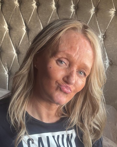 northumbriapol's tweet photo. APPEAL | Have you seen Sunderland woman Kelly?

We are appealing for your help to locate Kelly,  who was last seen in Kayll Road area of the city centre at about 4am on Friday October 16. 

Extensive enquiries have been ongoing since to locate the 45-year-old. 

We are growing increasingly concerned for her welfare.

She is described as 5ft 4in tall, of medium build, with blonde, shoulder-length hair.

Kelly was last seen wearing a black/navy bomber-style jacket, light blue jeans with hole in right knee, a black, long-sleeved jumper and Nike Air Max 270 trainers with a red/orange heel.

Kelly, or anyone who knows where she may be, is asked to contact us immediately via direct message on social media or submit a report form on our website.

Please quote reference number: 26000474063.