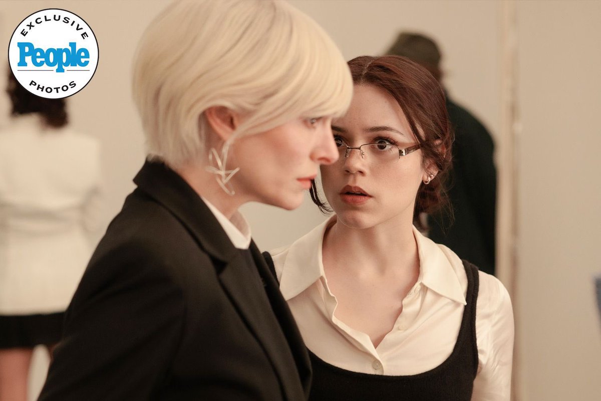 PopCrave's tweet photo. New look at ‘The Gallerist’ starring Jenna Ortega and Natalie Portman. https://t.co/QaKcCD18bG