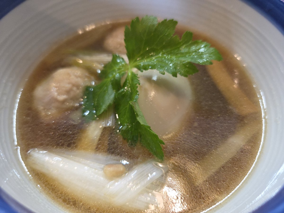 Suikyo2015's tweet photo. つけ麺 蔓
藤沢市辻堂東海岸1-3-15
木曜定休
つけ麺のタレは「濃厚」と「淡麗」が選べるが、個人的は「淡麗」一択。麺の昆布水が秀逸過ぎて、スープなしでいけるかも位の満足感。毎週通いたいレベルなのに、何故か毎回絶対無料ライスが売り切れの失望。淡麗スープとゆかりご飯は絶対に合うと思うのに。 https://t.co/9XfGvLmy7f