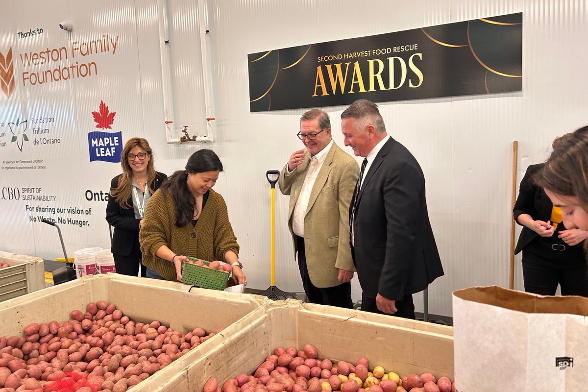 CornwallHeath's tweet photo. Every Canadian deserves access to nutritious food. 

Today in Toronto, we announced the first two recipients of the $20 million Local Food Infrastructure Fund: Community Support Stream. Food Banks Canada and Second Harvest will receive up to $10 million in funding to further distribute to eligible food banks and not-for-profit community-based organizations to acquire and distribute food to families in need. 

By investing in local food networks, we're building stronger, more resilient communities across Canada. 

Read more: https://t.co/0JQO3OmW5H