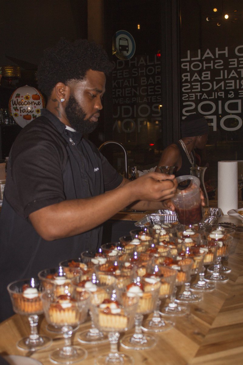 KKateone's tweet photo. 1st installment of the Kateoné Supper Klub was a success!! thank you to everybody that showed up, we oversold the venue capacity lmaoo https://t.co/XcODEjHsqV