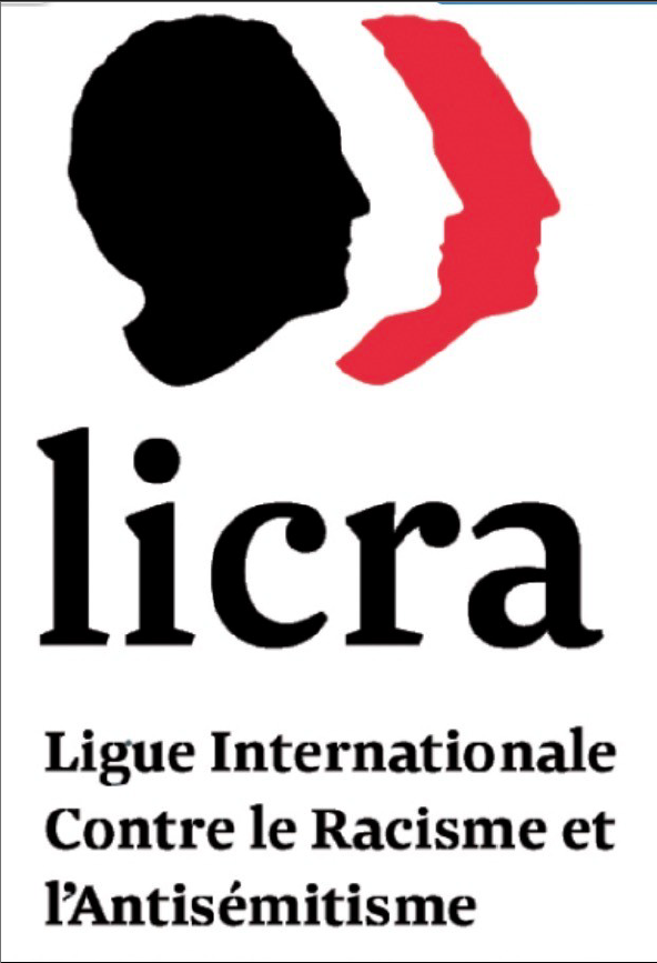 _LICRA_'s tweet photo. La LICRA adresse son soutien aux victimes de la fusillade de Trappes et de La Verrière.

La LICRA exprime sa profonde émotion après l’attaque raciste survenue ce jour à Trappes et à La Verrière, qui a coûté la vie à une personne et fait plusieurs blessés graves, parmi lesquels une enfant de 12 ans. Nos pensées vont aux victimes, à leur famille et à leurs proches, ainsi qu’aux habitants durement éprouvés par ce drame.

Le Parquet national antiterroriste (Pnat) a annoncé se saisir de l’affaire, ouvrant une enquête de flagrance pour « assassinat et tentative d’assassinat en relation avec une entreprise terroriste ». 
Le Pnat a également souligné le caractère raciste présumé des faits, indiquant qu’ils auraient été commis « à raison de l’appartenance vraie ou supposée à une prétendue race, une ethnie, une nation ou une religion déterminée ». L’enquête en cours devra permettre d’établir avec précision les circonstances et les motivations de l’auteur.

Face à ce drame, notre responsabilité est collective. 

Depuis des années, la LICRA alerte sur la banalisation croissante des propos racistes, xénophobes et antisémites dans les médias et sur les réseaux sociaux. Les mots forgent les consciences. Lorsqu’ils diffusent la haine, ils finissent par nourrir des comportements et des actes qui en sont la traduction la plus tragique.

Nous appelons chacun, citoyens, autorités publiques, responsables politiques et médias, à prendre la pleine mesure de la situation à laquelle notre pays est confronté. Notre cohésion nationale, comme la force de notre démocratie, ne sauraient résister durablement à la banalisation de la haine.

Les extrêmes prospèrent sur la peur, la stigmatisation et la division. Nous ne leur céderons ni le terrain des idées ni celui du débat public.

La LICRA restera mobilisée aux côtés de toutes les victimes de la haine et de toutes celles et ceux qui refusent que notre démocratie recule devant le poison du racisme, de l’antisémitisme et de toutes les formes d’extrémisme.

#LICRA #Trappes #LaVerrière #Antiracisme #StopRacisme #ContreLaHaine #Démocratie #République #LibertéÉgalitéFraternité #CohésionNationale #RefusDeLaHaine #VivreEnsemble #Solidarité #ContreLesExtrémismes