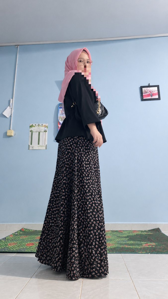 oreoicecre4m's tweet photo. Outfit check, maap rumah sembraut https://t.co/Q9VtbvXaeC