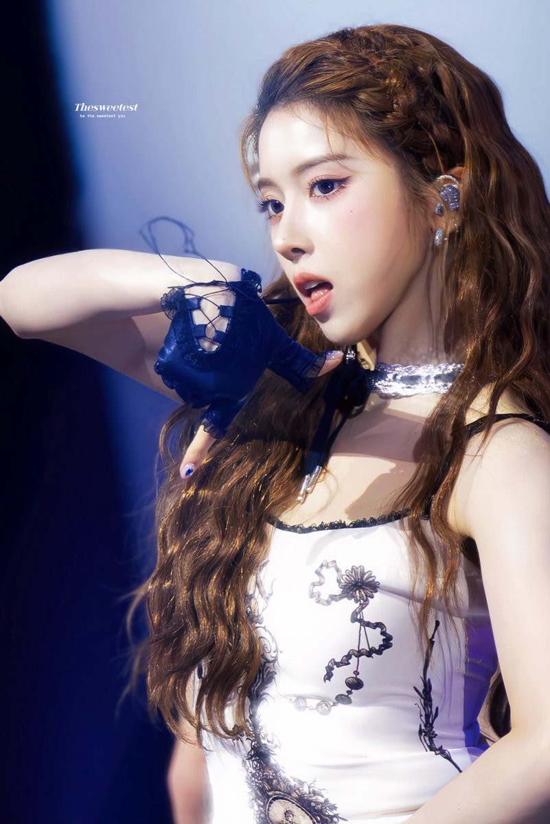thesweetestjw's tweet photo. 261018 NOL FESTIVAL HD
#지우 #JIWOO #엔믹스 #NMIXX https://t.co/kDzV58hujR