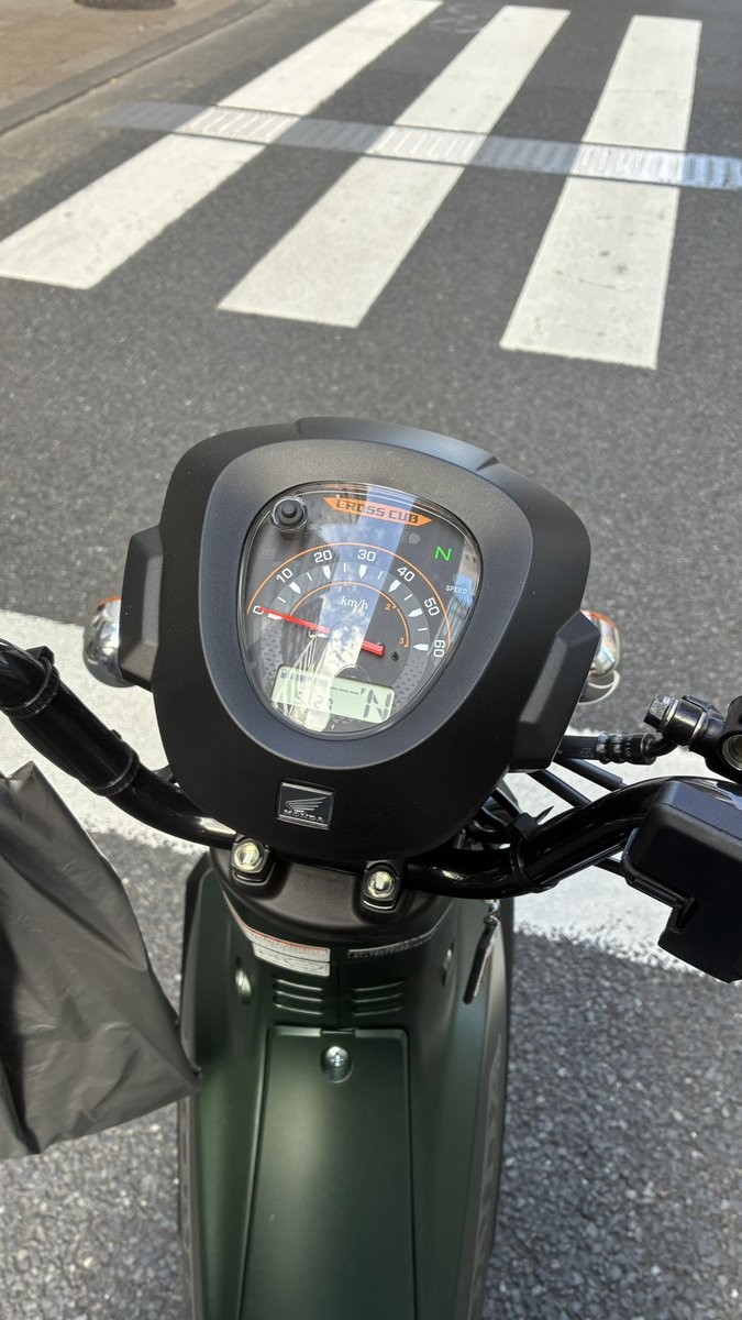 kh_JZS's tweet photo. ただの快適な原付だこれは https://t.co/ANLtdjTOat