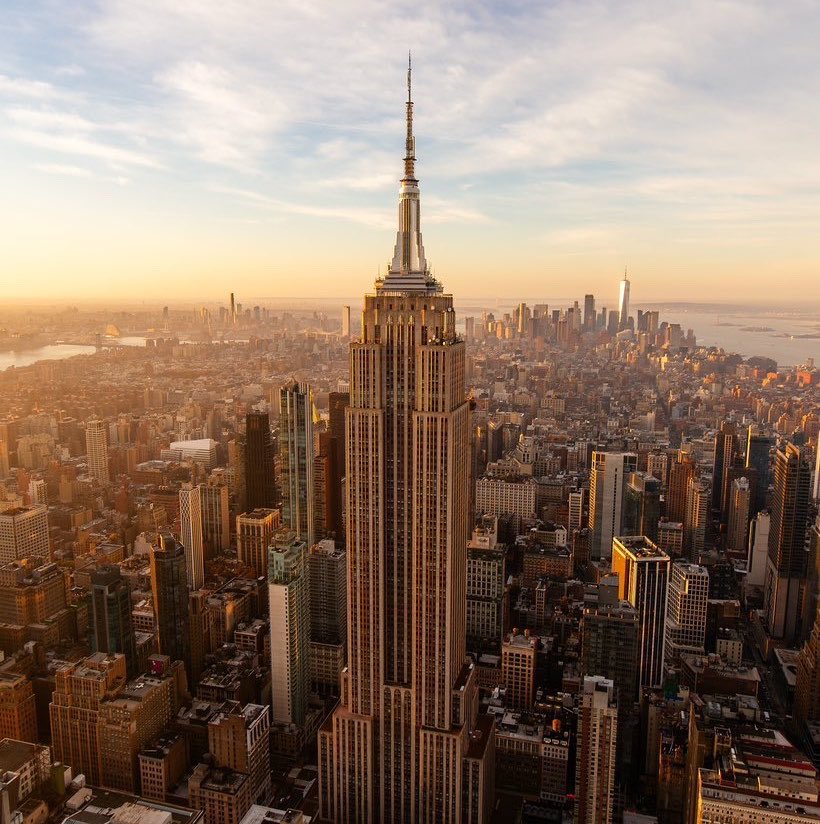remarks's tweet photo. JUST IN: 🇺🇸 New York City loses over 30,000 private-sector jobs in just two months. https://t.co/auEgs3j2Sj