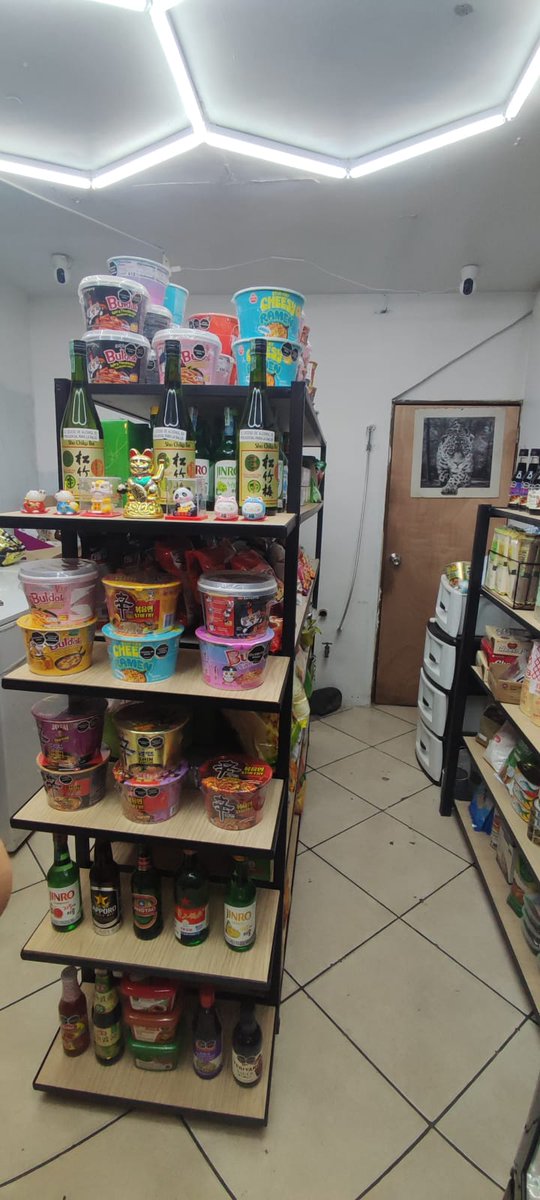 dianalunareja's tweet photo. Hace rato no te tenía reportes #BelenSupremacy pero pilla: en la 30A con la 73 (entre rosales y belén parque) abrieron un mercadito de productos asiáticos. Cosas coreanas, japonesas y chinas: aceites, soya, kimchi, dulces, sodas y mucho ramen. Es un local de rejas negras. https://t.co/kxL8i6dtUp