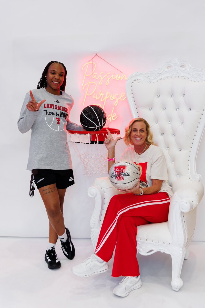 LadyRaiderWBB's tweet photo. Thank you to all the wonderful women who joined us for Basketball 101 & Then Some! ❤️🖤👆

We loved sharing what makes Lady Raider Basketball so special! ❤️ Help us grow Lady Raider Nation by joining our Three Point Club through the link in our bio and make a lasting impact on our girls, both on and off the court.
