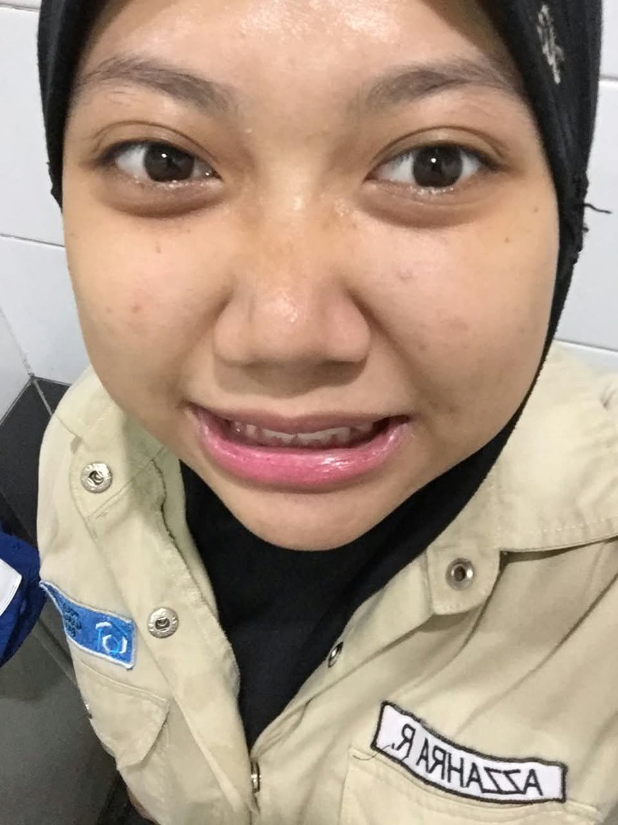 jhrside's tweet photo. penampakan gw di pagi hari dan penampakan gw di jam istirahat pertama😃😃😃 KUCEL BGT https://t.co/g5tfbuxgtu