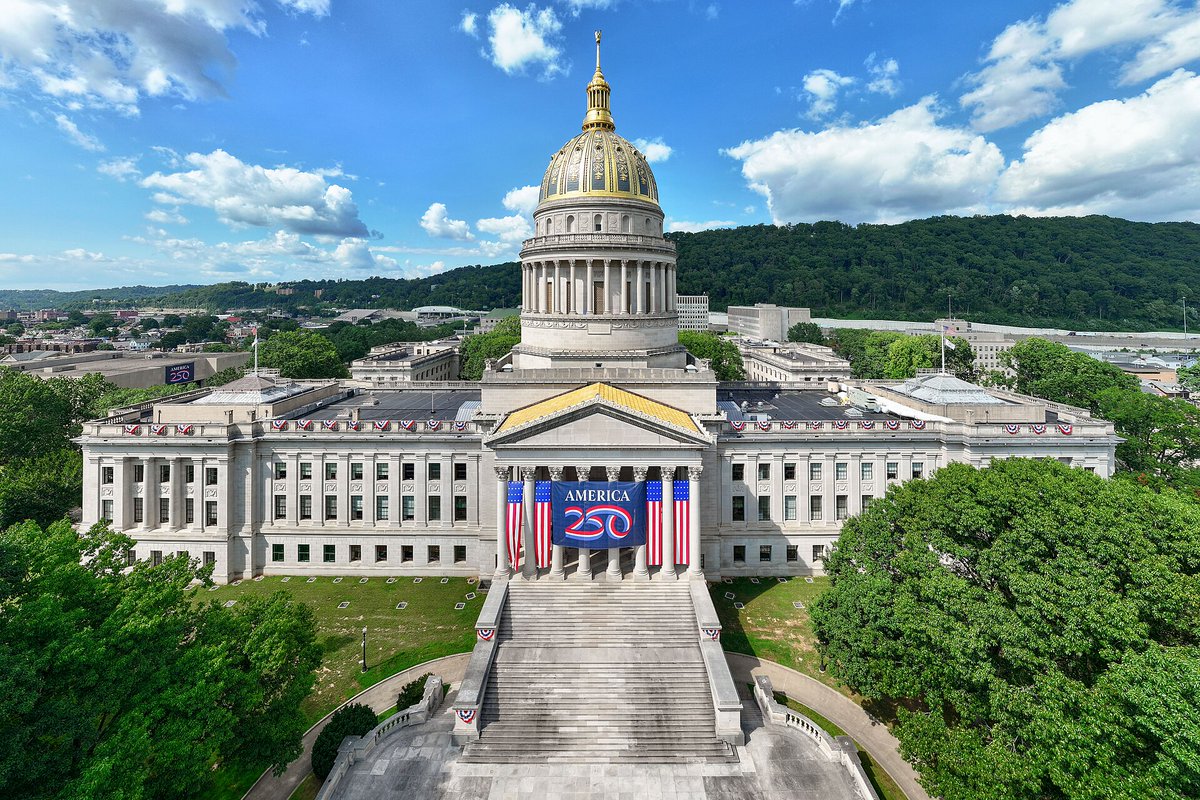 HousingReporter's tweet photo. Buyers can't afford the payment. Prices, taxes and insurance keep rising.

So I figured the full monthly payment on a typical home in Tallahassee, where I live, and the other 49 state capitals.

Today: Charleston, WV
https://t.co/NQlWD4RTXf

Photo: Quintin Soloviev, CC BY 4.0 https://t.co/vWONwVBzsC