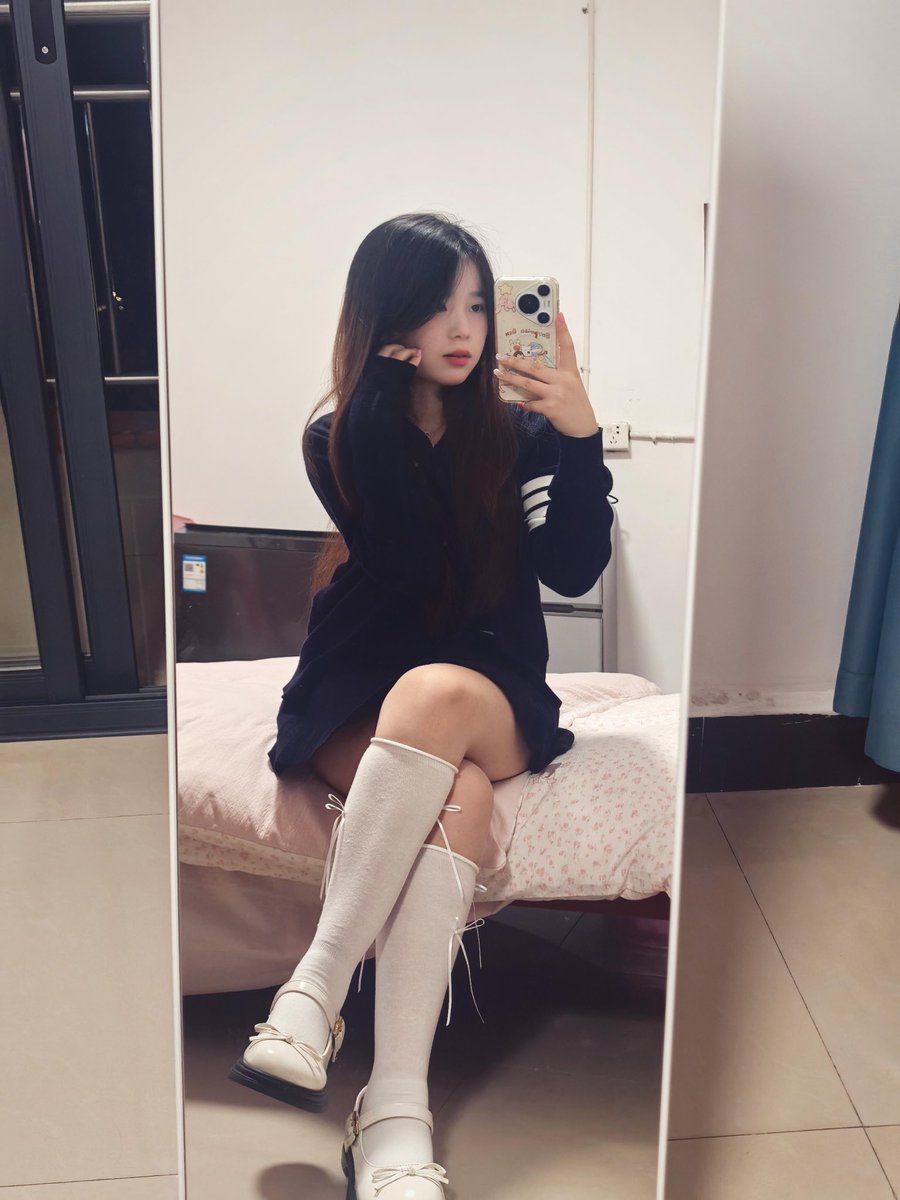 FaezaGhava's tweet photo. 一到晚上就想拍照片了

有人想锐评一下高3福嘛 🥹       

看完不许瞎说，赶紧看，   

流言 88，，我真秒发！🙋 https://t.co/ADASe6MOlQ