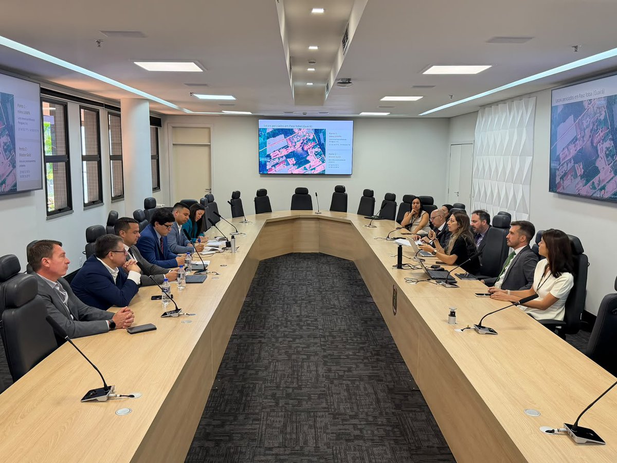 MinPublicoPy's tweet photo. Fiscalía participó en reunión internacional sobre contrabando de oro y destacó resultados de investigaciones en Paraguay

https://t.co/2kmYXQ0pzW https://t.co/kjvWe5XkYM