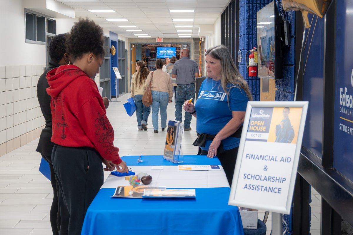 EdisonOhio's tweet photo. We enjoyed meeting prospective Chargers during yesterday’s Open House! Guests explored academic programs, participated in hands-on activities, met faculty and staff, toured campus, and more. Thanks to everyone who joined us! https://t.co/FL6RbR9NpA