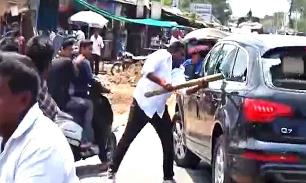 ravikanthr34's tweet photo. @Garybabai తురకా కిషోర్ నవ్వుతున్నాడు అన్న https://t.co/EfnpK7P25q