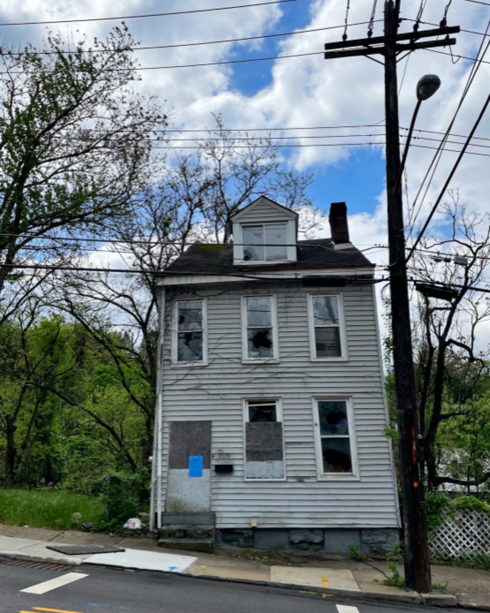 Pittsburgh's tweet photo. Next stop on #DemolitionDispatch: Perry Hilltop/Perry South!

We're continuing to tackle blight across Pittsburgh, removing condemned &amp; unsafe buildings.

Thanks to our Department of Permits, Licenses, and Inspections (PLI) &amp; local demolition contractors for their hard work! https://t.co/fQcaO9QViH