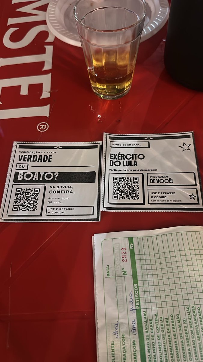 AndreJanonesMG's tweet photo. Distribuído no Buteco do Toinzinho, Guará-DF, ontem à noite! Vocês tem noção do que vocês estão fazendo ? Isso está aparecendo em tudo que é lugar sem eu NUNCA ter pedido ou sugerido esse tipo de ação ! O que a gente está fazendo nunca foi feito no mundo ! Estou com convite de 7 piasses e de membros da União Europeia pra falar sobre o que estamos promovendo no Brasil ! 

ESSA É A MAIOR REVOLUÇÃO DO MINDO NO SÉCULO XXI!