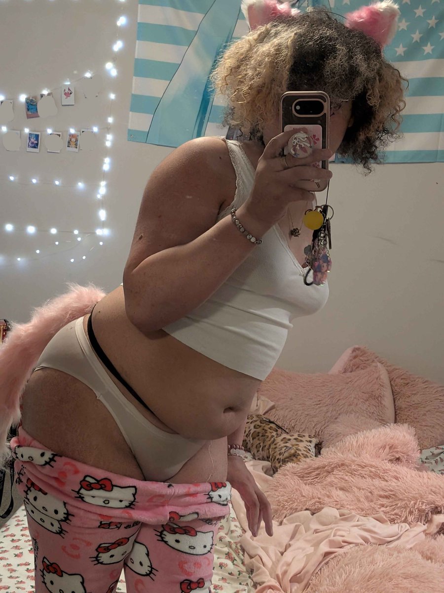 MuzzleGirlVA's tweet photo. Okay okay! Since you all like the Mew Mew yams soooo much, I suppose I can show off the other pics I took that I'm not as confident with =^w^= https://t.co/pSQer2iLKM