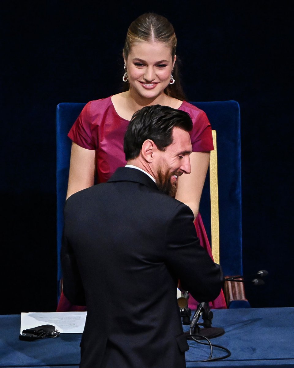 brfootball's tweet photo. Leo Messi receives the 2026 Princess of Asturias Award for Sports in Oviedo ✨🇪🇸

It is one of Spain's highest honors which he earned based on "his exceptional sporting career and his formidable and continued charitable work to promote access to education and health care for the most disadvantaged children."