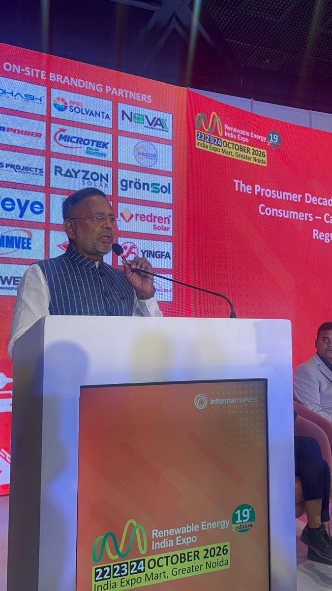 hlnagar's tweet photo. आज 📍 नई दिल्ली में आयोजित Renewable Energy India Expo के 19वें संस्करण में सहभागिता की। 
इस दौरान सौर ऊर्जा सहित नवीकरणीय ऊर्जा के विभिन्न आयामों, आधुनिक तकनीकों और भविष्य की ऊर्जा संभावनाओं पर संवाद किया।

#RenewableEnergyIndiaExpo #SolarEnergy #NewDelhi #HeeralalNagar https://t.co/Q9sSjLPtbG